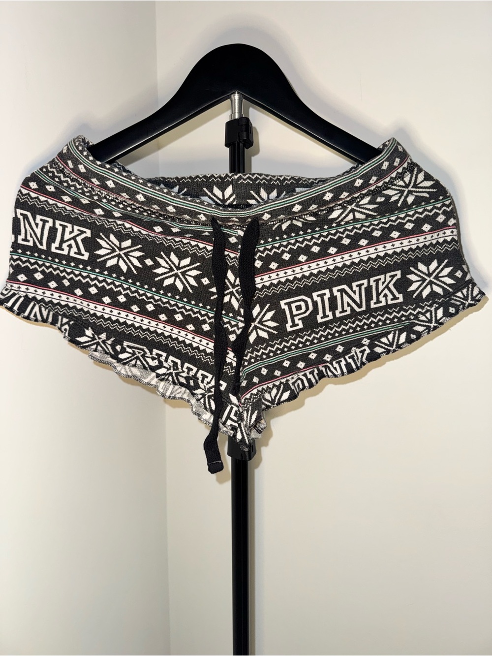 PINK Victoria's Secret Black Fair Isle Ruffle Lounge Shorts